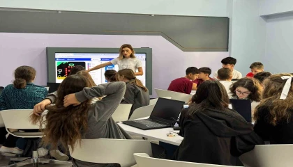 Mercan İklim ve Çevre Bilim Merkezi, bilim meraklılarını ağırladı