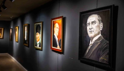 Mersin Büyükşehir Belediyesinden Atatürk temalı resim sergisi