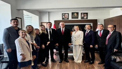 Mersin GİAD yönetimi, KKTCli bakanlarla ekonomik yatırımları görüştü