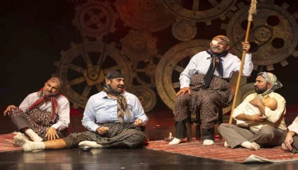 Mersin Şehir Tiyatrosu Misafir oyununu sahneledi