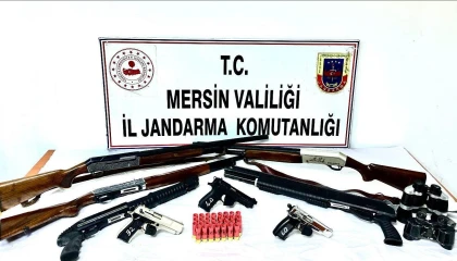 Mersinde silah kaçakçıları jandarma engeline takıldı