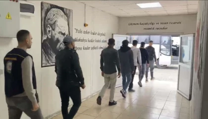 Osmaniyede durdurulan otobüste 6 kaçak göçmen yakalandı