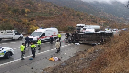 Osmaniyede yolcu minibüsü devrildi: 6 kişi yaralandı