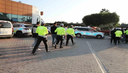 Otobanda düğün eğlencesi kötü bitti: 26 bin TL ceza kesildi, 3 araç trafikten men edildi