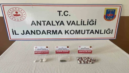 Otobüste üzerinden 5 çeşit uyuşturucu çıkan yolcu tutuklandı