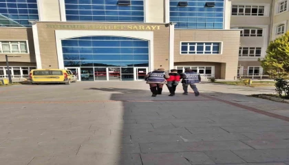 Park halindeki aracı çalan hırsız tutuklandı