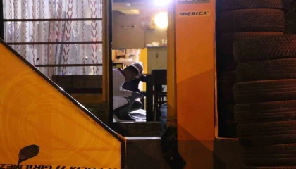 Restoranda husumetlisini görünce kurşun yağdırdı: 1 ölü