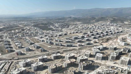 Türkiyenin en büyük 2. şantiyesinde depremzede vatandaşlar sıcak yuvalarına kavuşmanın heyecanını yaşıyorlar