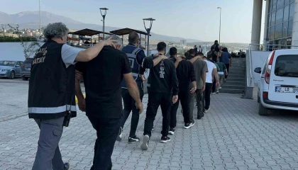 Uygulama noktalarını paylaşmak için WhatsApp grubu kuran 13 şahıs gözaltına alındı