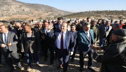 Vali Pehlivan, Mutta vatandaşlarla bir araya geldi