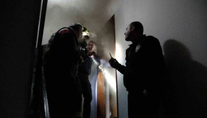 Yanık kokusuyla fark edilen yangın, itfaiyeyi alarma geçirdi