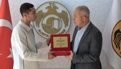 2024 Dünya Superbike Dünya şampiyonu Razgatlıoğluna Alanyada şehrin anahtarı verildi