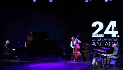 24. Uluslararası Antalya Piyano Festivalinde Kerem Görsevden caz rüzgarı