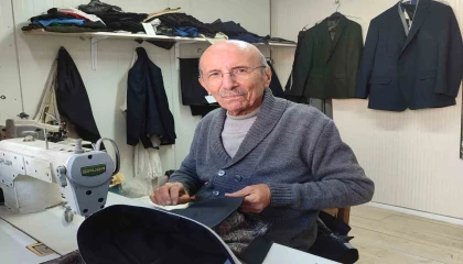 80 yaşında babasının mesleğini sürdürüyor