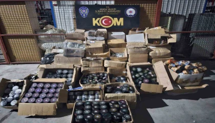 Adanada 2 ton 80 kilogram kaçak nargile tütünü ele geçirildi