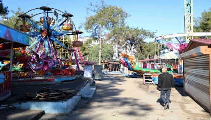 Adanalıların çocukluk hatıralarının olduğu lunapark kapandı