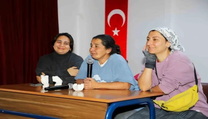 Alanyada heykeltıraşlar, öğrencilerle sanat konuştu