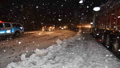 Antalya-Konya karayolunda kar yağışı