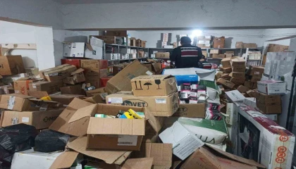 Antalyada 4 ton kaçak ve tarihi geçmiş ilaç ele geçirildi