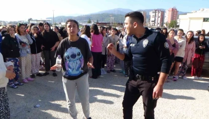 Antalyada kız öğrenci yurdunda korkutan yangın