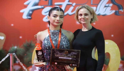 Antalyada Yılbaşı Festivali renkli görüntülere sahne oldu