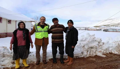 Antalyanın ilçelerinde karla mücadele sürüyor