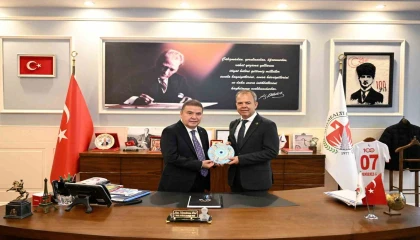 Başkan Böcek: “El ele verip Döşemealtını geliştireceğiz”