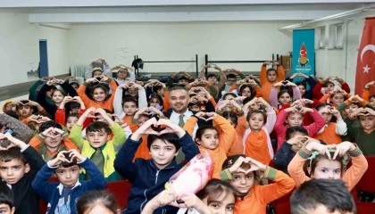 Başkan Toptaştan minik yüreklere destek