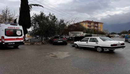 Burdurda ehliyetsiz genç kaza yaptı: 1 yaralı