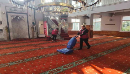 Ceyhanda camilerde kapsamlı temizlik