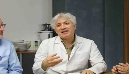 Dünyaca ünlü profesöre yapay zeka ile ürün tanıttılar