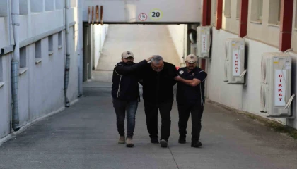 FETÖden aranan eski 4. sınıf emniyet müdürü Adanada yakalandı