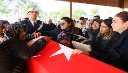 Helikopter kazasında hayatını kaybeden doktor ve ATT personeli toprağa verildi