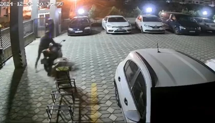 Hırsızları güvenlik kamerası saniye saniye kaydetti