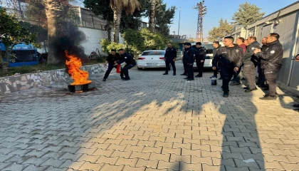 İtfaiye ekiplerinden polislere yangın eğitimi