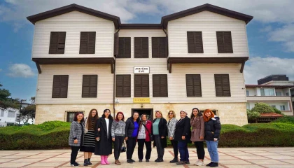 Kadın muhtarlar Dünya Kadın Hakları Gününü kutladı