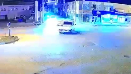 Kamyonetle çarpışan motosiklet sürücüsü öldü