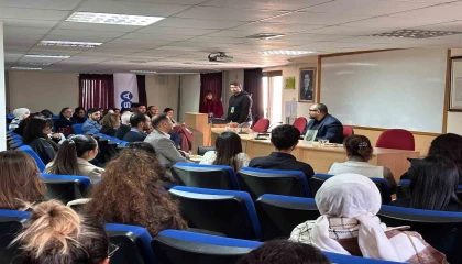 Kariyer Merkezi, üniversite öğrencilerini geleceğe hazırlıyor