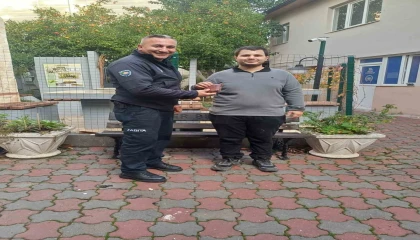 Kaybedilen cüzdanı vatandaşa teslim ettiler