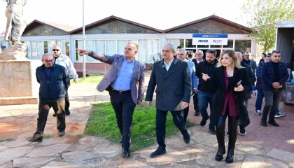 Kepez Belediyesi 19 mahallede 53 parkı yeniledi