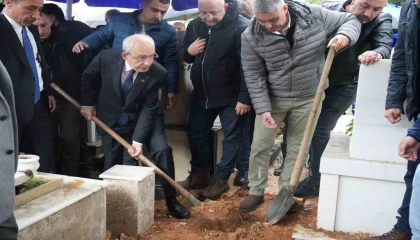 Kılıçdaroğlunun dünürü Antalyada toprağa verildi