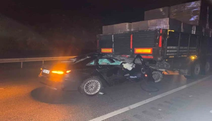 Kontrolden çıkan araç tırın altına girdi: 1i ağır 2 yaralı