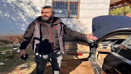 Lüks otomobil park halinde alev aldı