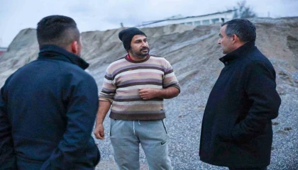 Manavgat Belediye Başkanı Karadan sel mağduru çiftçiye destek