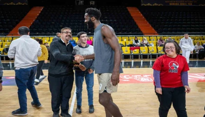 MSKlı basketbolcular, özel bireylerle buluştu