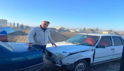 Osmaniyede kontrolden çıkan pikap oto galerideki araçlara çarptı