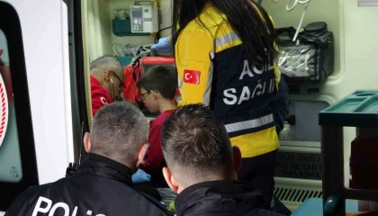 Polisten evi yanan mesai arkadaşlarının küçük çocuğuna baba şefkati