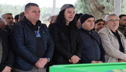 Şarkıcı Murat Kekillinin annesi Adanada toprağa verildi