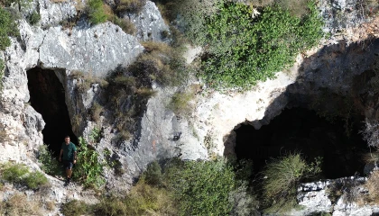 Sarkıtlarıyla beğeni toplayan maymunlar mağarası keşfedilmeyi bekliyor