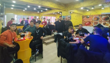 SÜLEYMAN BODUR'DAN GENÇ FUTBOLCULARA GALİBİYET PRİMİ DÖNER İKRAMI